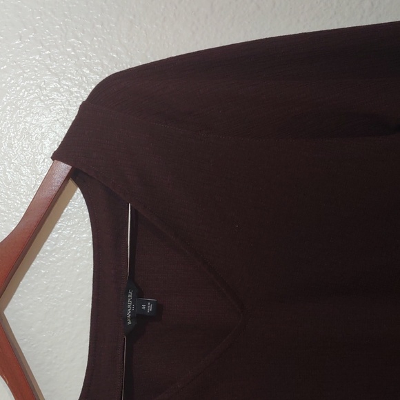 PRE OWNED BANANA REPUBLIC LONG SLEEVE SHIRT SIZE M COLOR BURGUNDY LIGHTWEIGHT - Picture 4 of 7